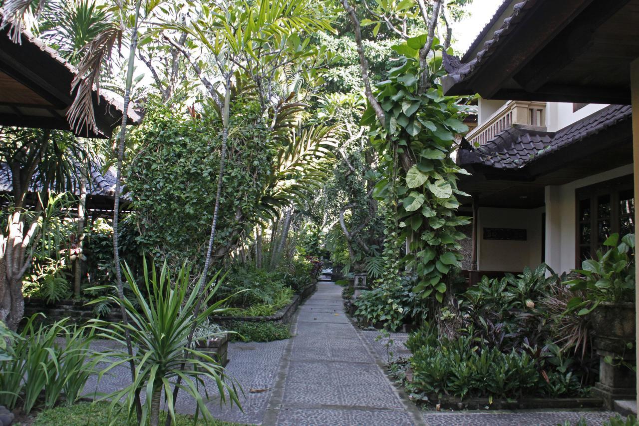 Hotel Puri Bambu Jimbaran Esterno foto